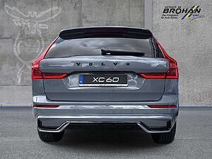 Volvo  B4B Plus Dark 2WD