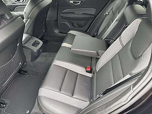 Volvo  Plus Dark