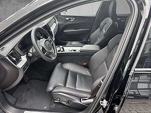 Volvo  Plus B4 Mild-Hybrid Diesel Dark