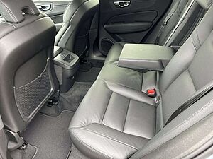 Volvo  B4 Benzin FWD CORE