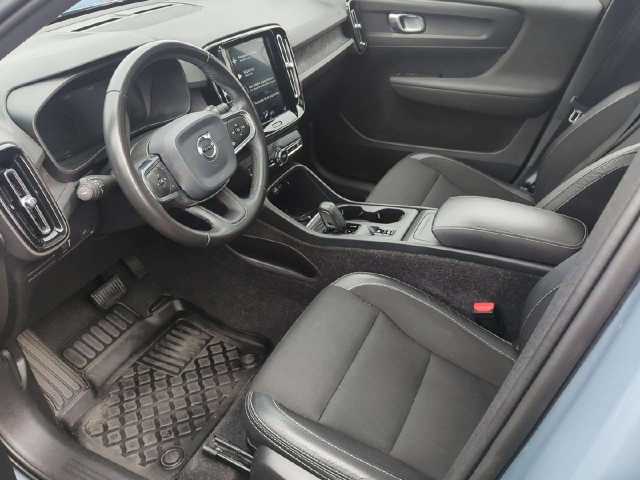 Volvo  Momentum Pro 2WD