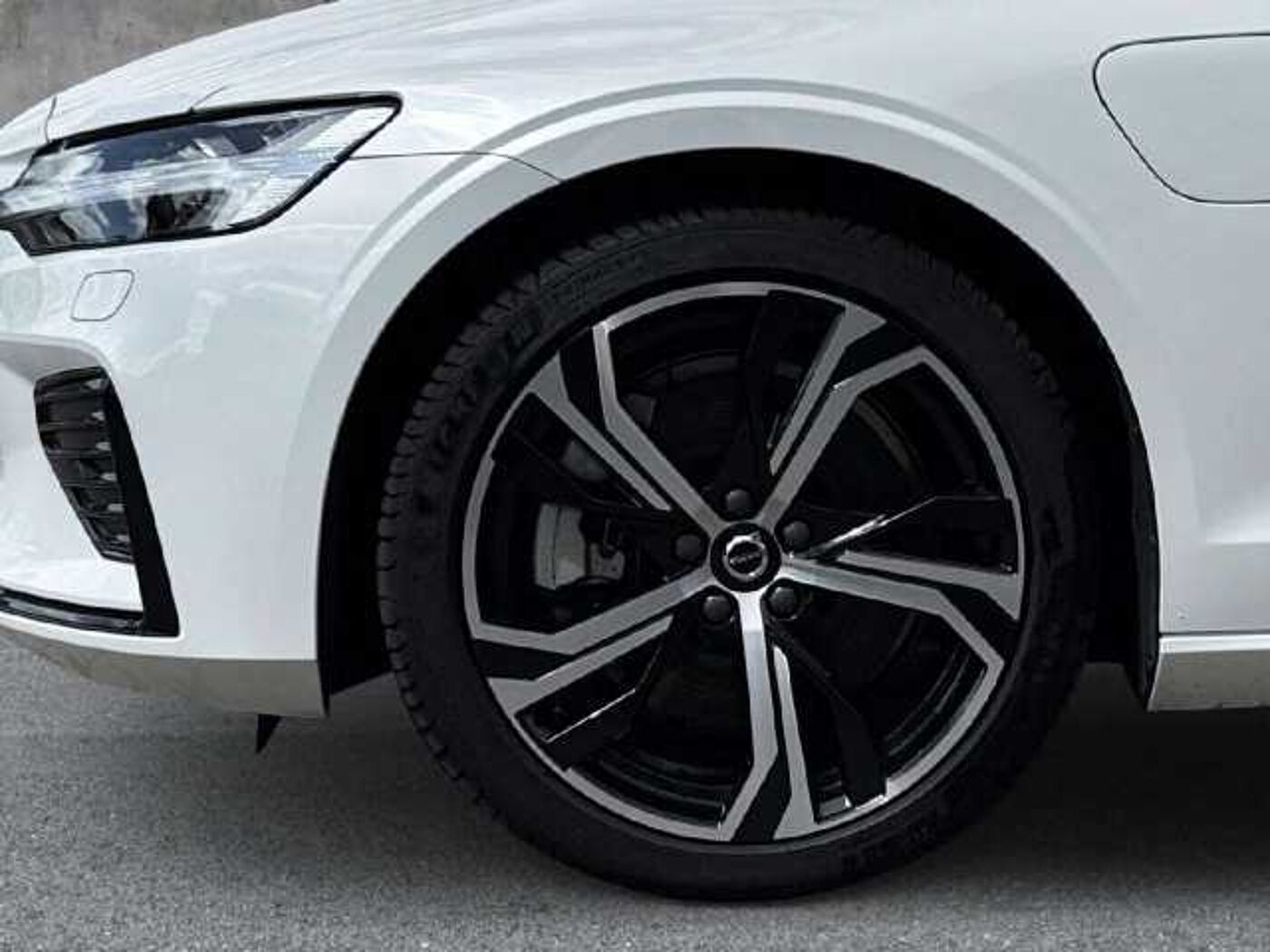 Volvo  Plus Dark T6 Recharge AWD