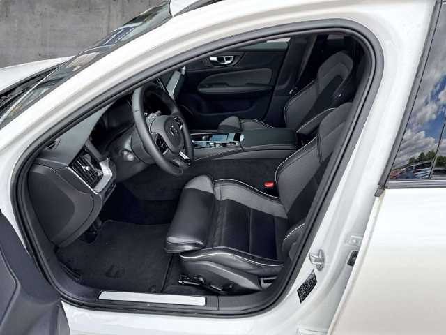 Volvo  Plus Dark T6 AWD Plug-In Hybrid