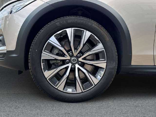 Volvo  Plus AWD