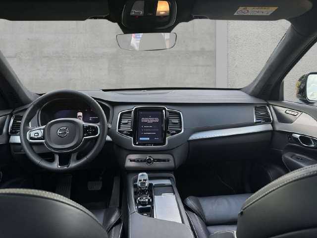 Volvo  Ultimate Dark Recharge Plug-In Hybrid AWD