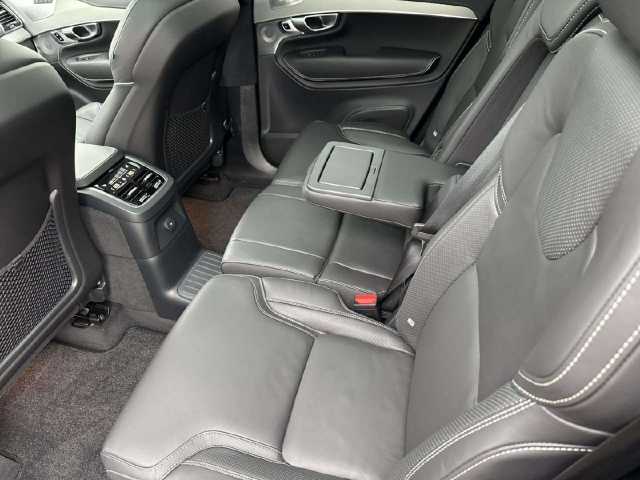 Volvo  Ultimate Dark Recharge Plug-In Hybrid AWD