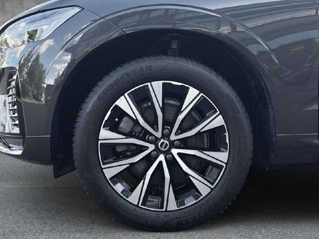 Volvo  Plus Dark 2WD