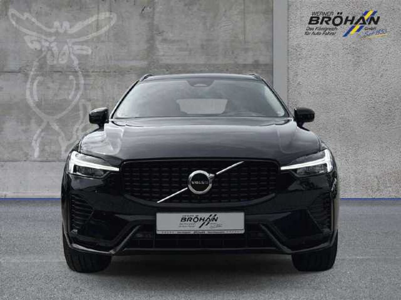 Volvo  Plus Dark 2WD