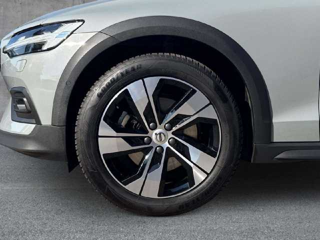 Volvo  B4 AWD Diesel Plus