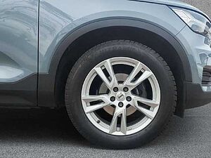 Volvo  Momentum Pro 2WD