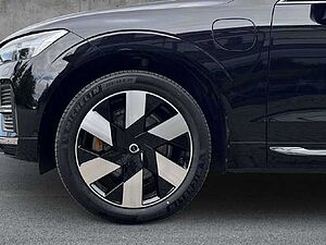 Volvo  Ultimate Bright Recharge Plug-In Hybrid AWD
