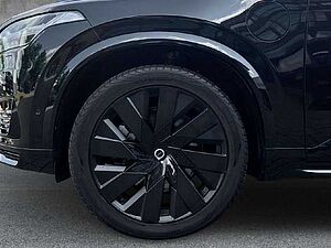 Volvo  Ultimate Dark Recharge Plug-In Hybrid AWD