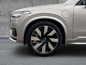Volvo  Ultimate Dark Recharge Plug-In Hybrid AWD