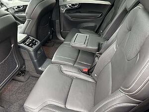 Volvo  Ultimate Dark Recharge Plug-In Hybrid AWD