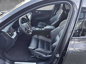 Volvo  Plus Dark 2WD