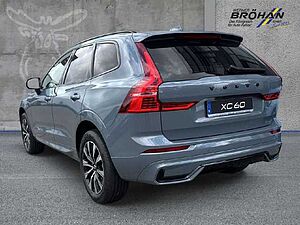 Volvo  B4B Plus Dark 2WD