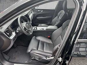 Volvo  Plus B4 Mild-Hybrid Diesel Dark
