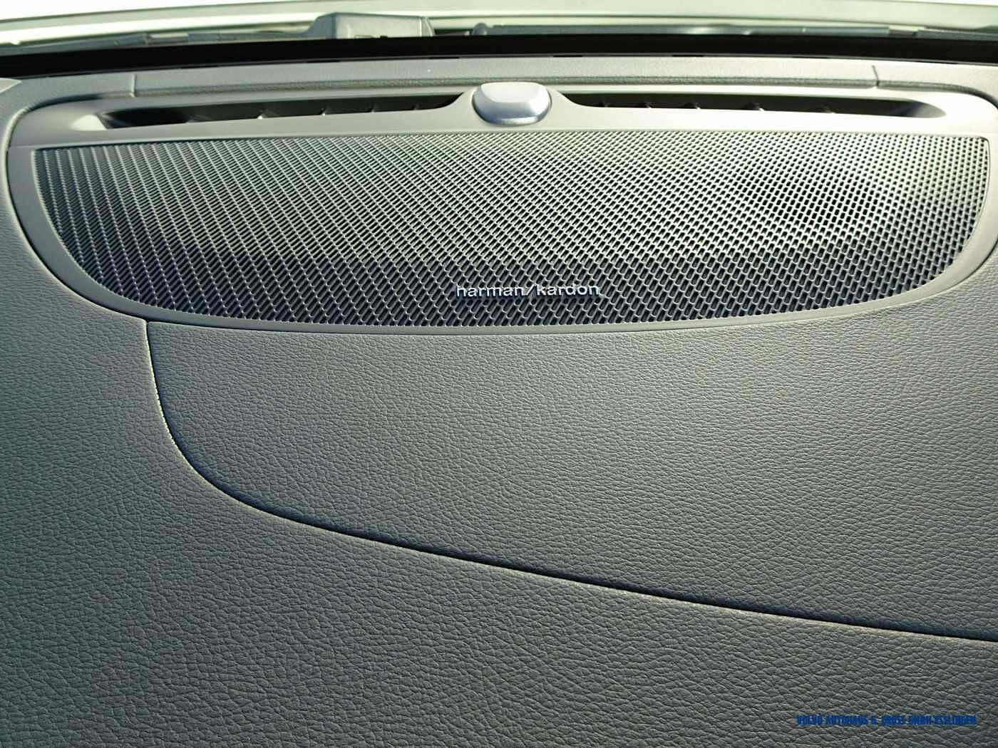 Volvo  B4 Geartronic Ultimate Dark