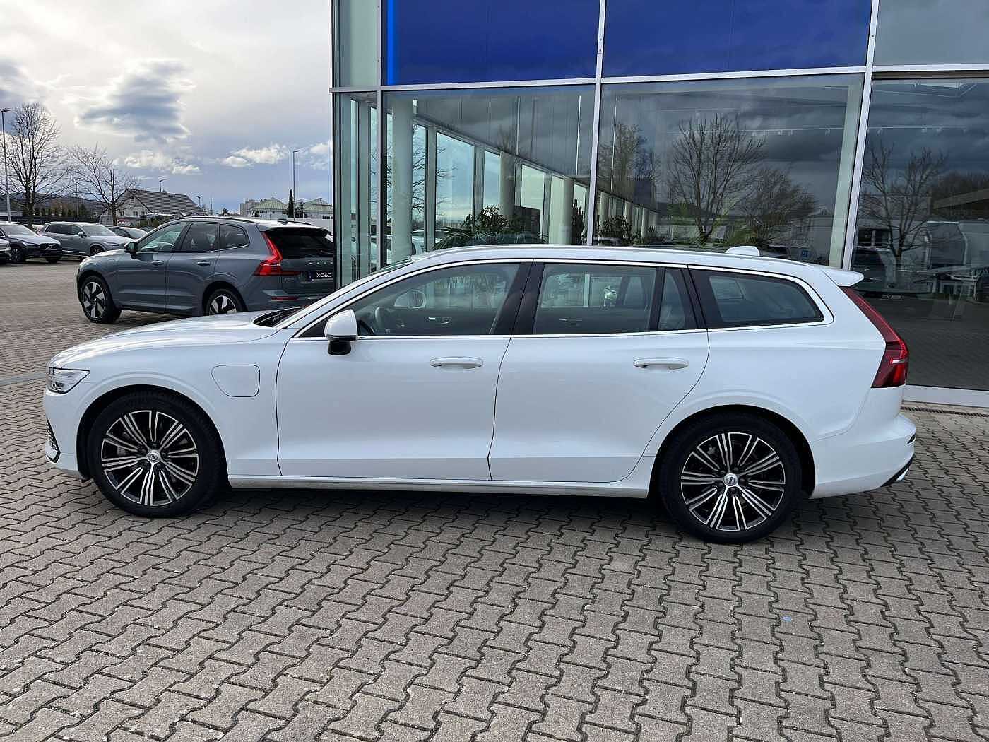 Volvo  T6 Inscription Recharge Plug-In Hybrid AWD