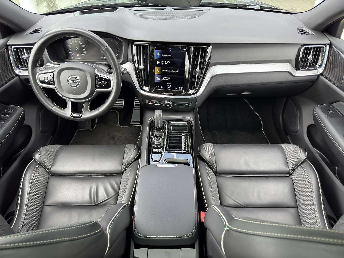 Volvo  T8 R-Design Recharge Plug-In Hybrid AWD