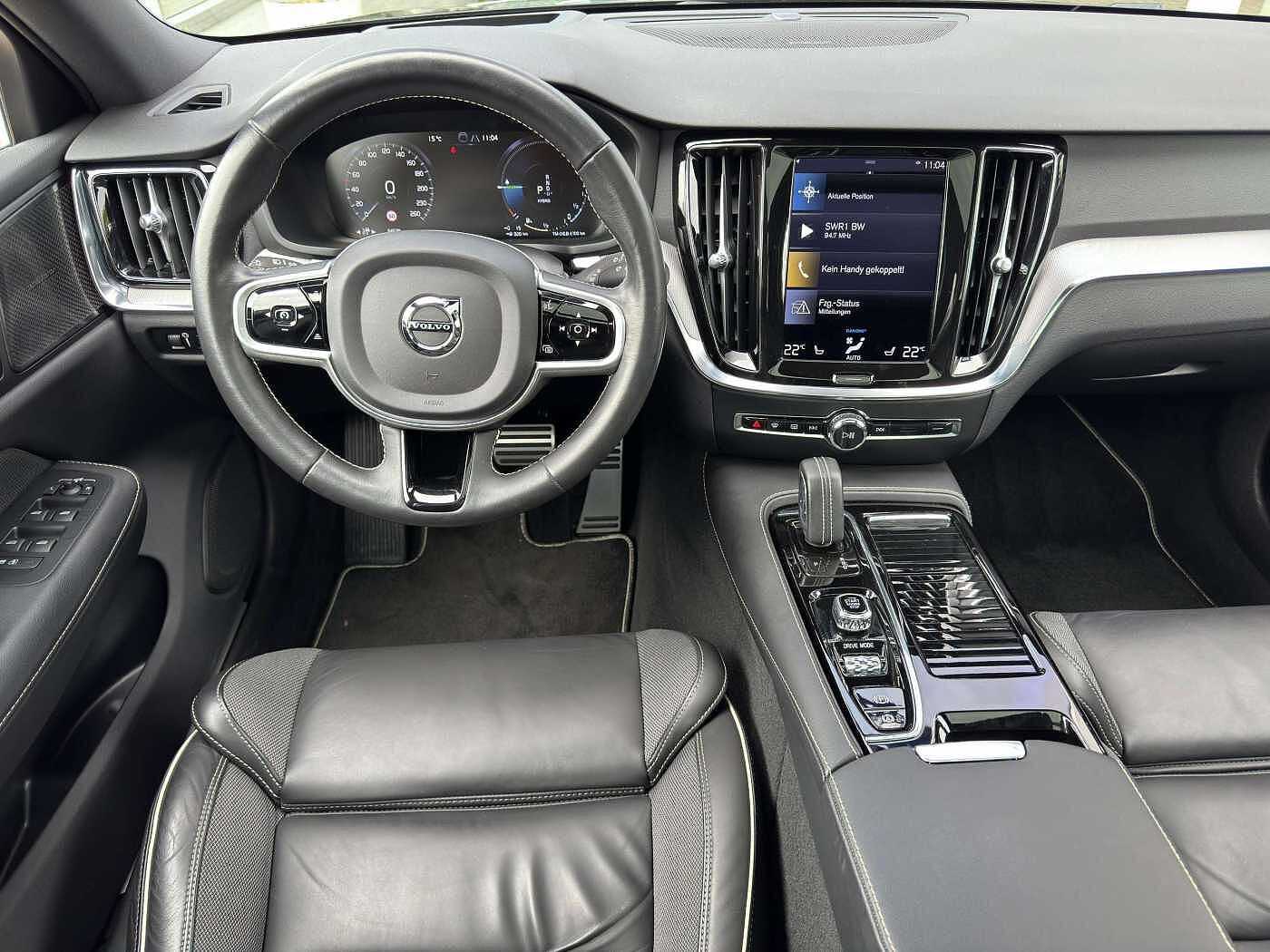 Volvo  T8 R-Design Recharge Plug-In Hybrid AWD