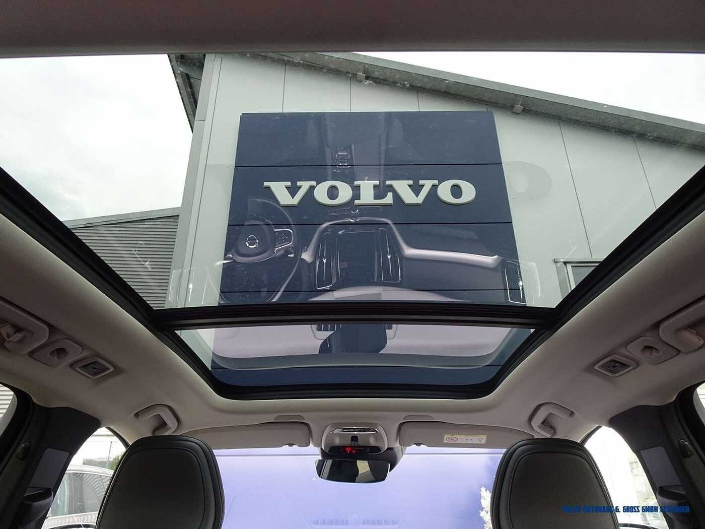 Volvo  T6 R-Design Recharge AWD R-Design Expression
