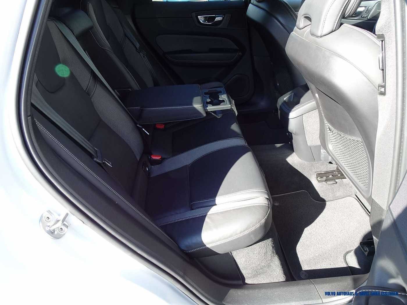 Volvo  XC60 B4 AWD Geartronic R-Design