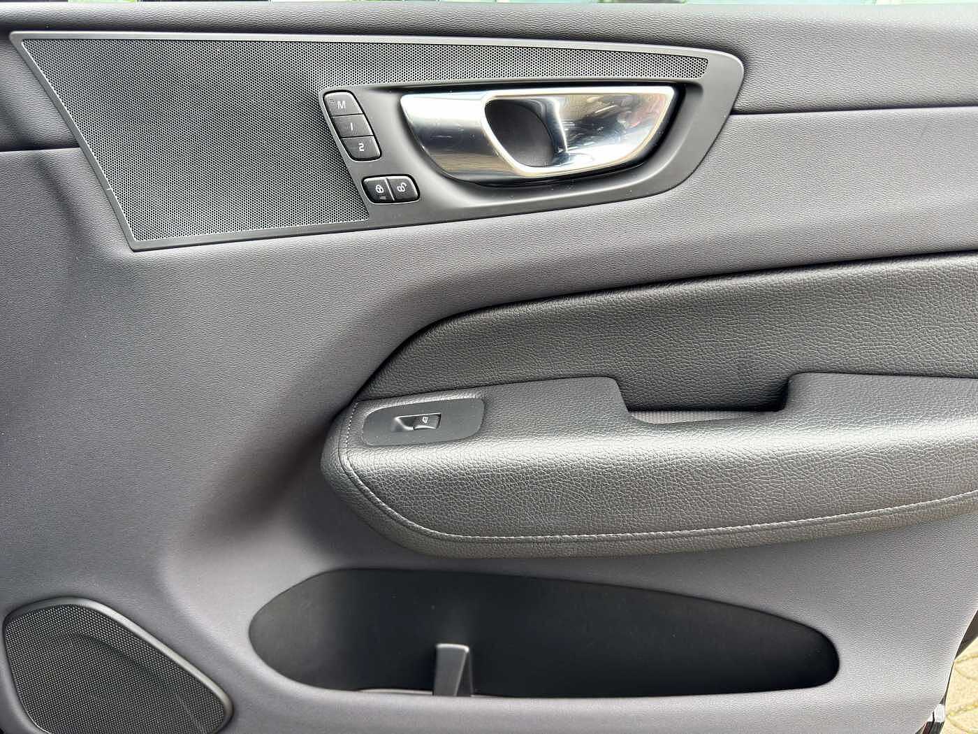 Volvo  T6 AWD Inscription Expression Recharge