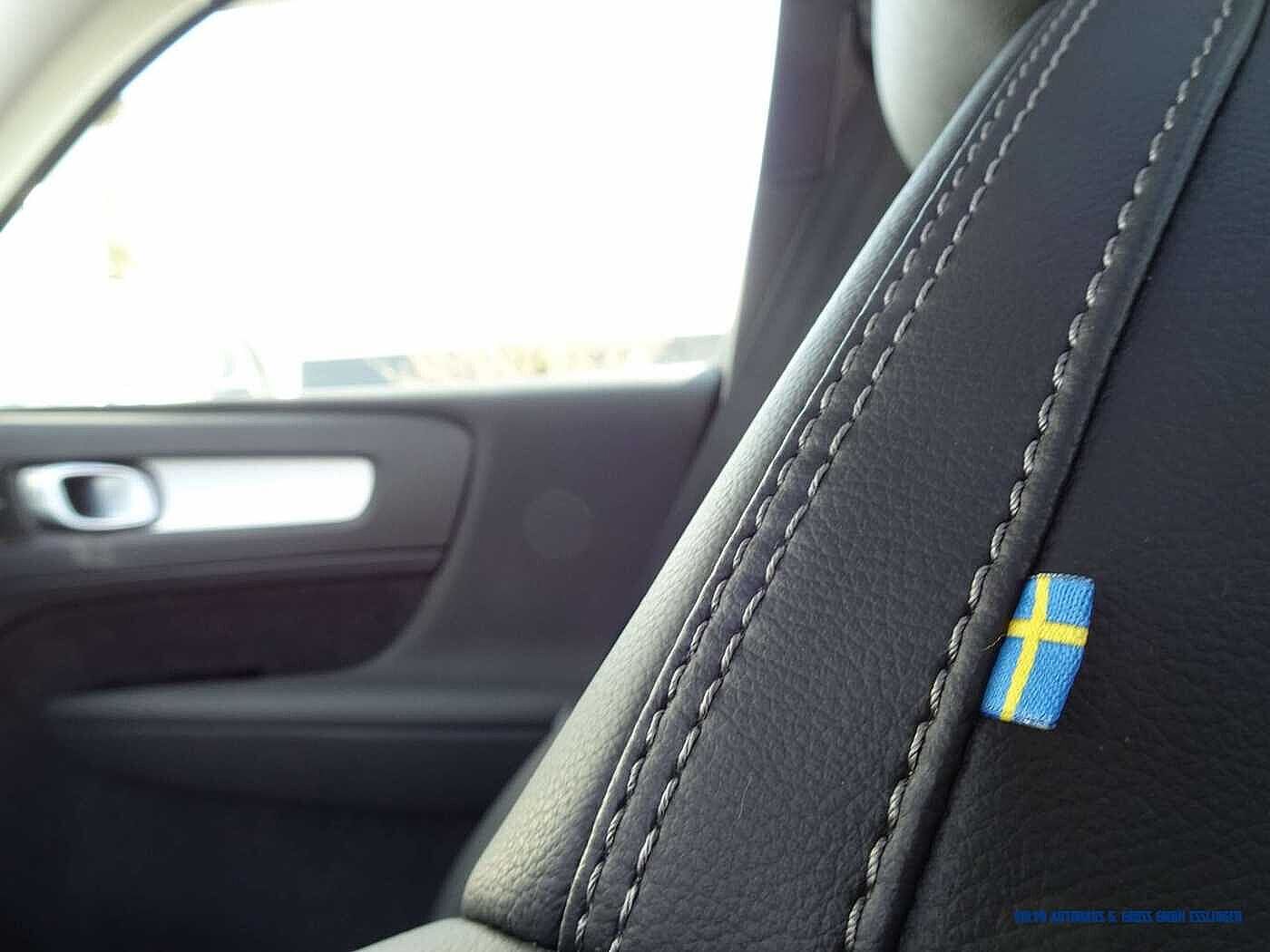 Volvo  T4 Recharge Inscription Expression
