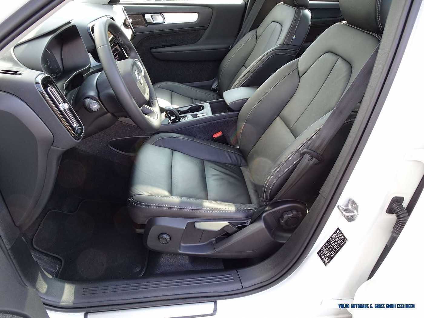 Volvo  T4 Recharge Inscription Expression