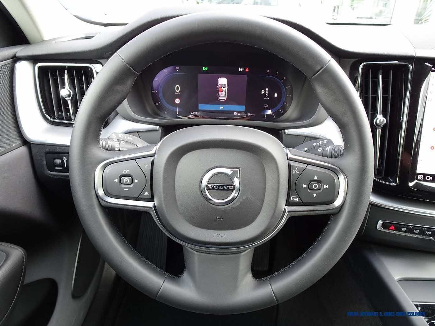 Volvo  B4 Geartronic Momentum Pro