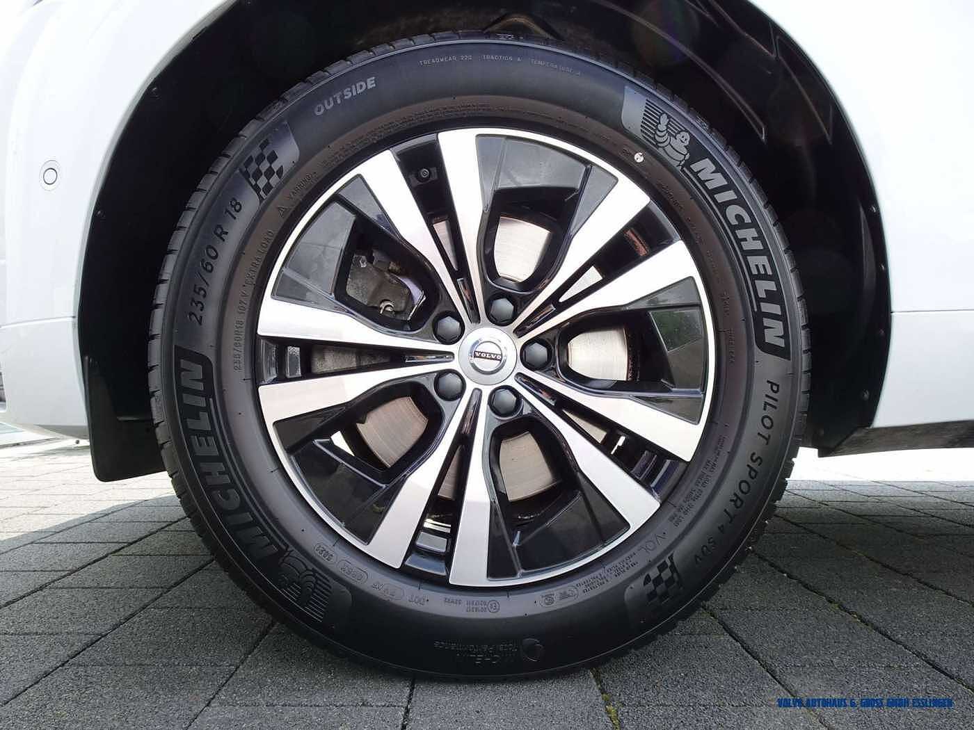 Volvo  B4 Geartronic Momentum Pro