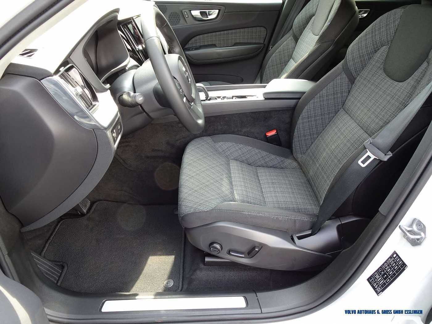 Volvo  B4 Geartronic Momentum Pro
