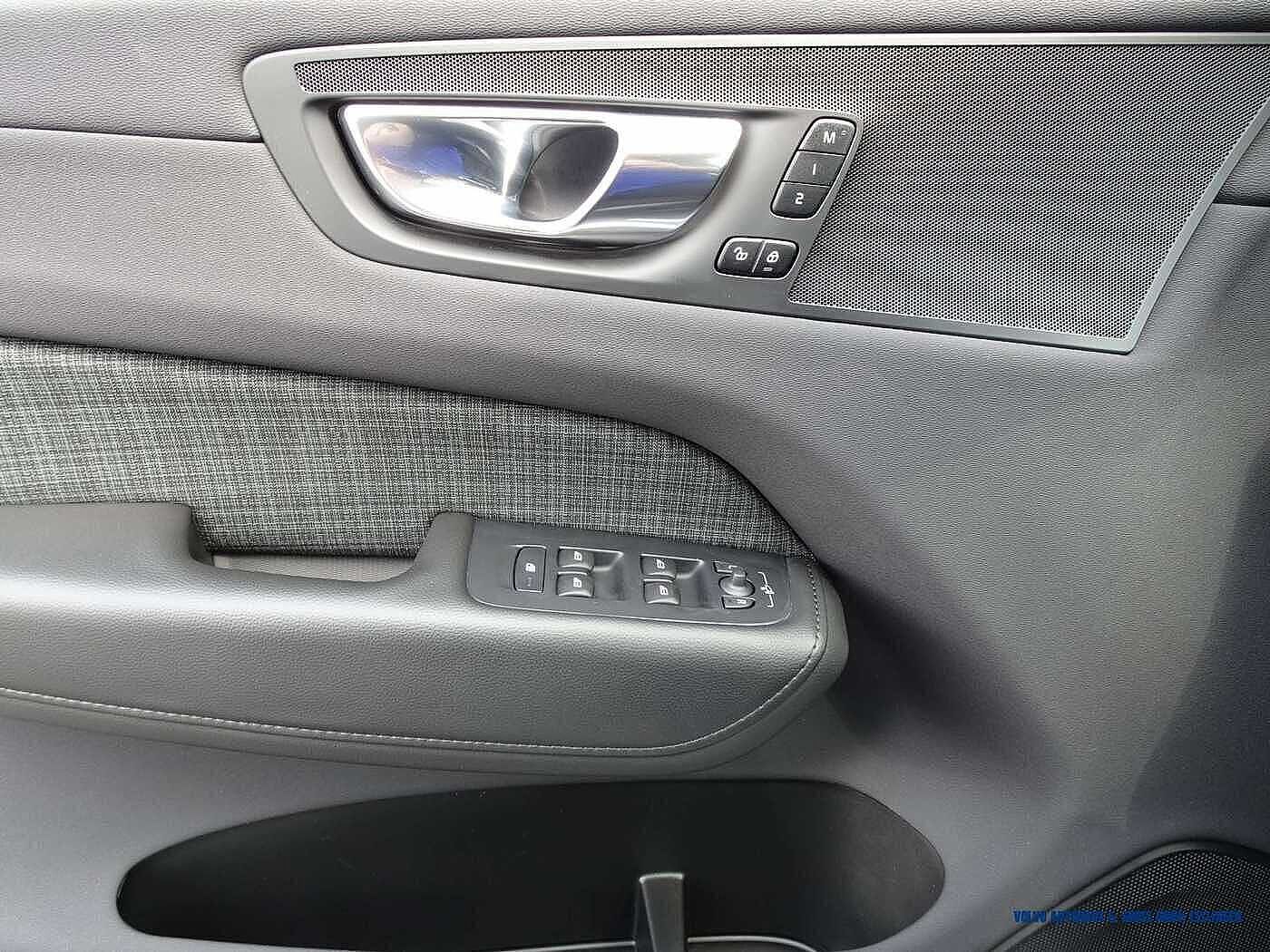 Volvo  B4 Geartronic Momentum Pro