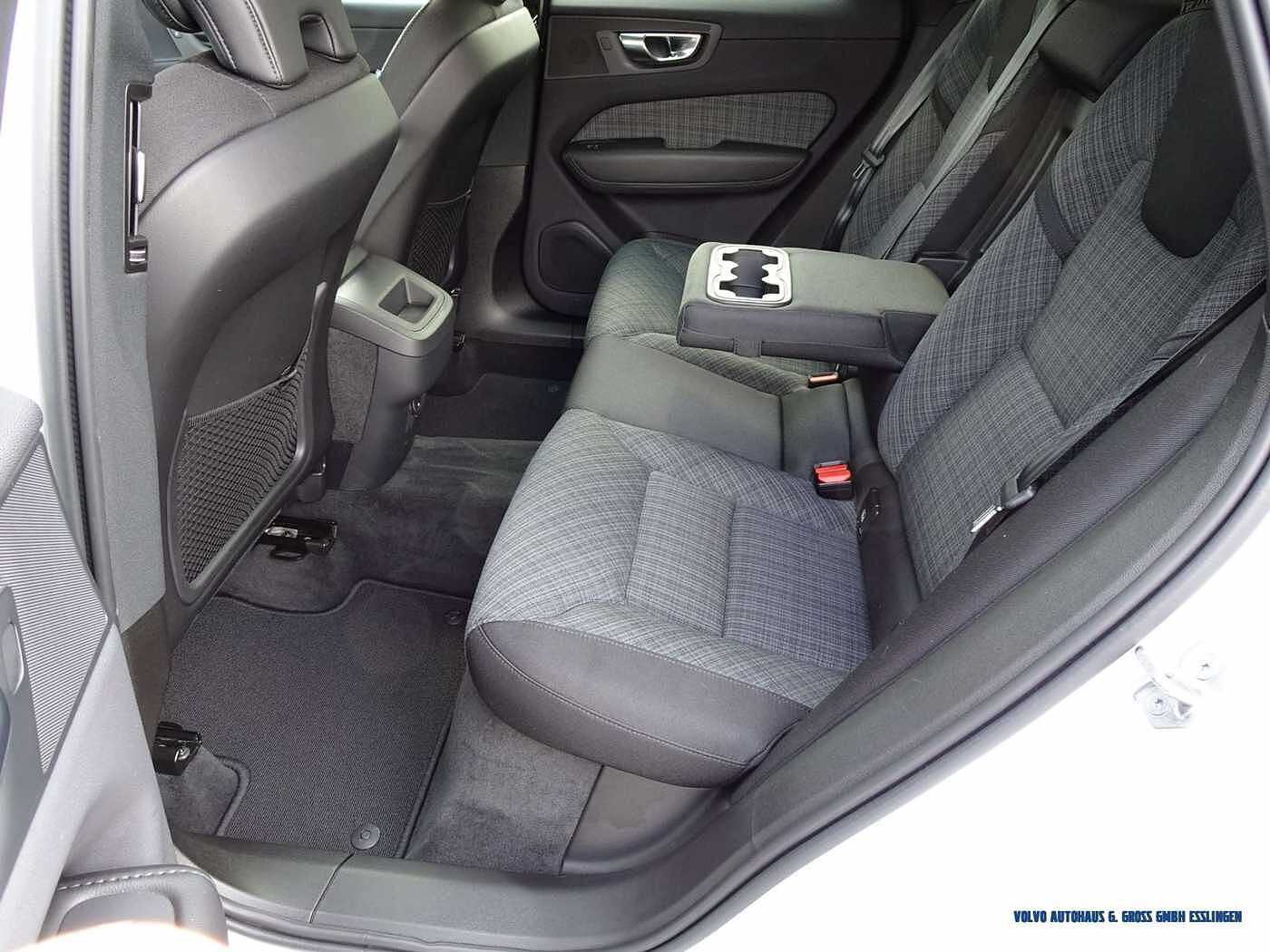 Volvo  B4 Geartronic Momentum Pro