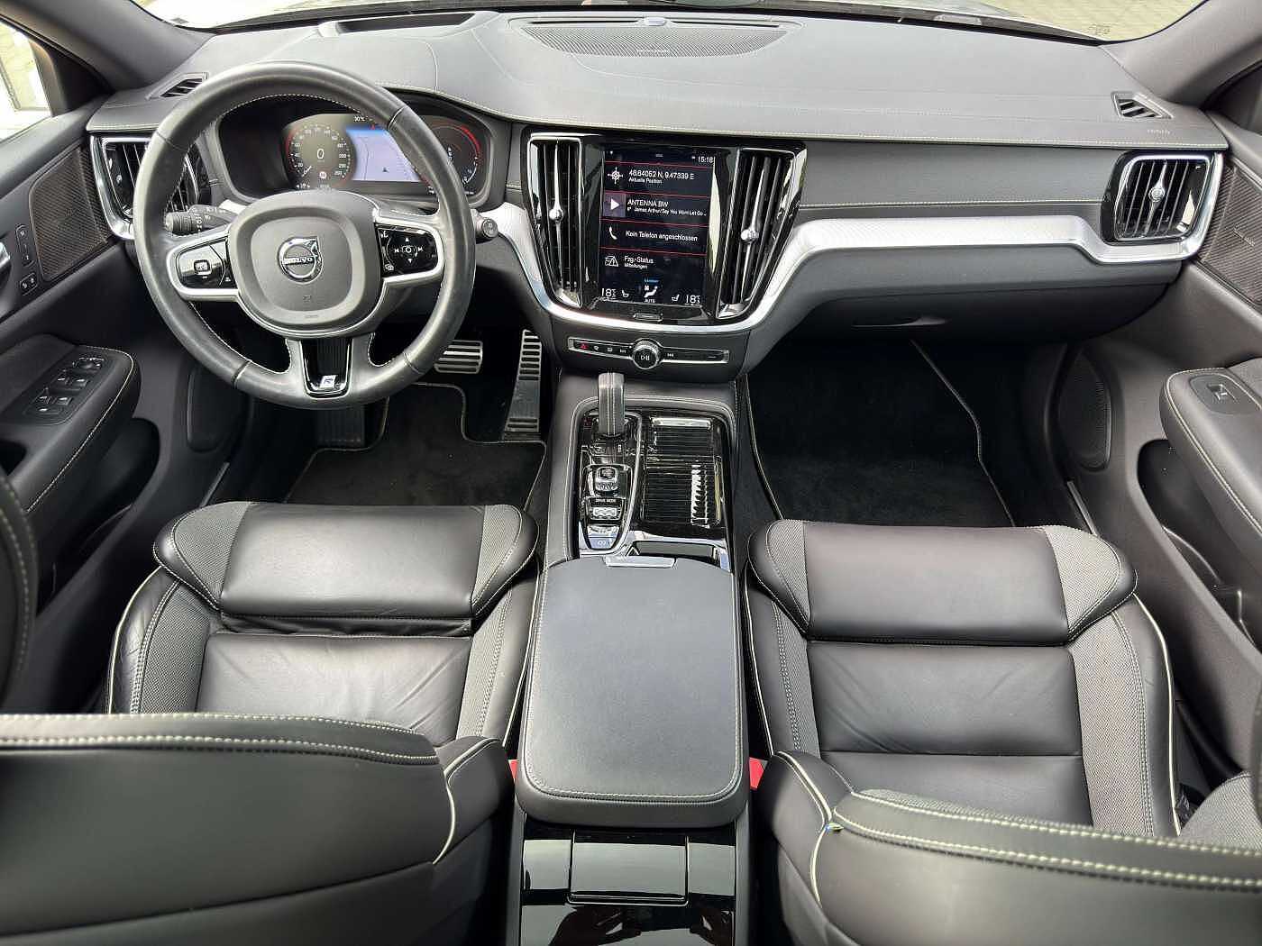 Volvo  T6 R-Design Plug-In Hybrid AWD
