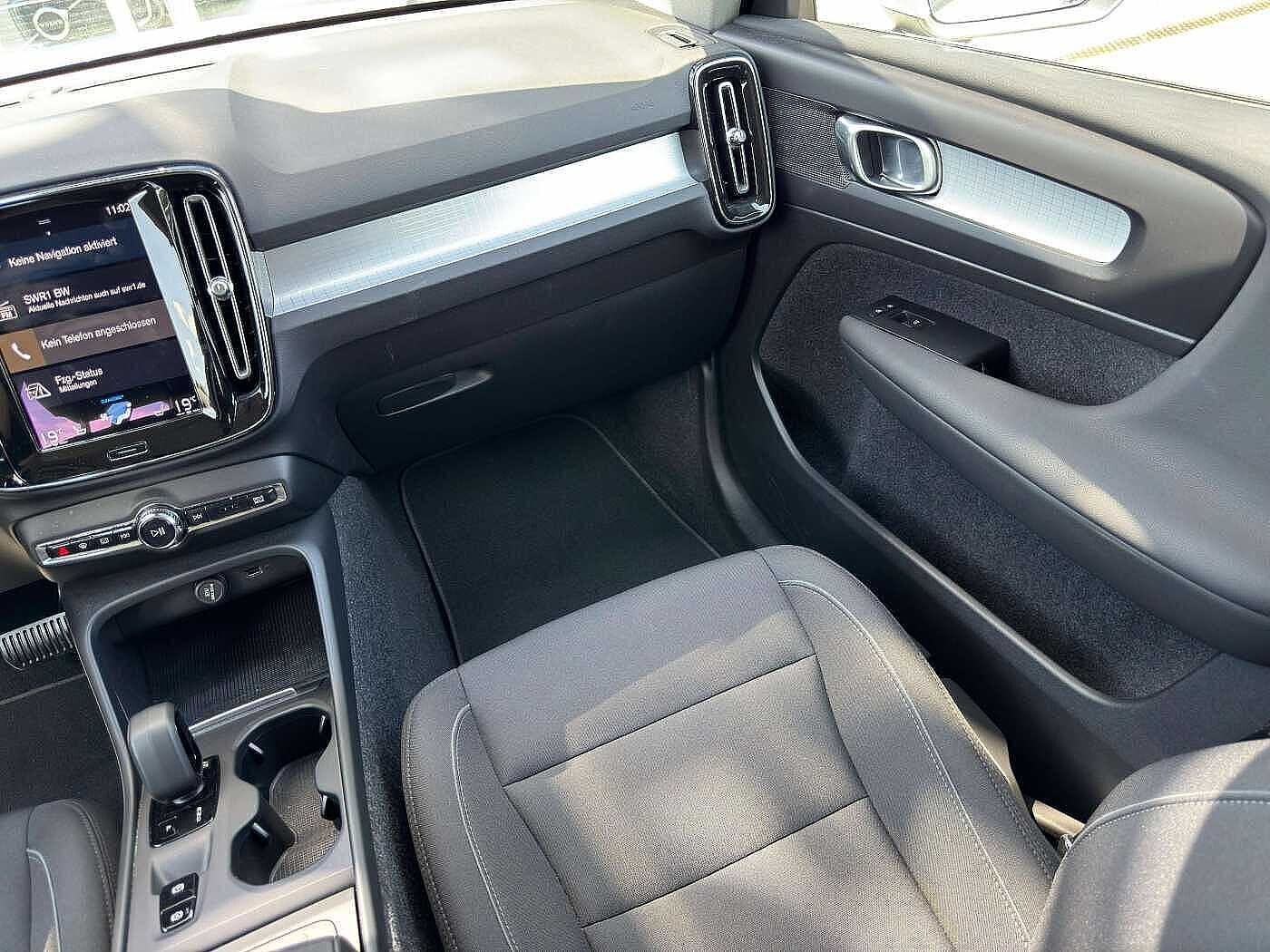 Volvo  T3 Momentum Geartronic 2WD