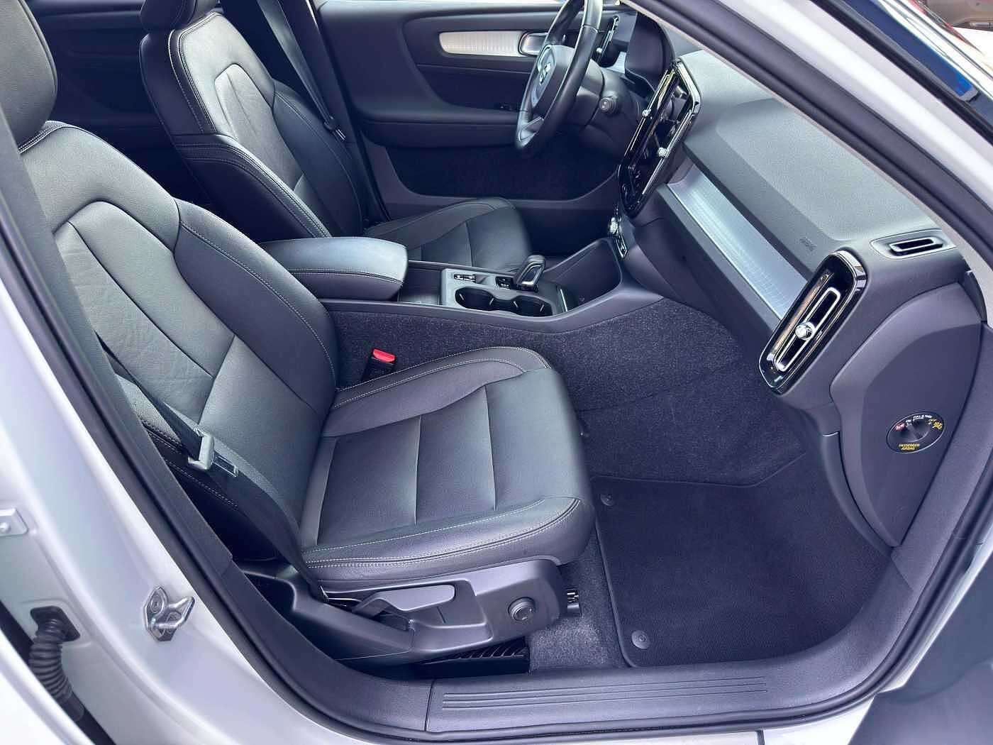 Volvo  T5 Recharge R-Design Expression PHEV 2WD