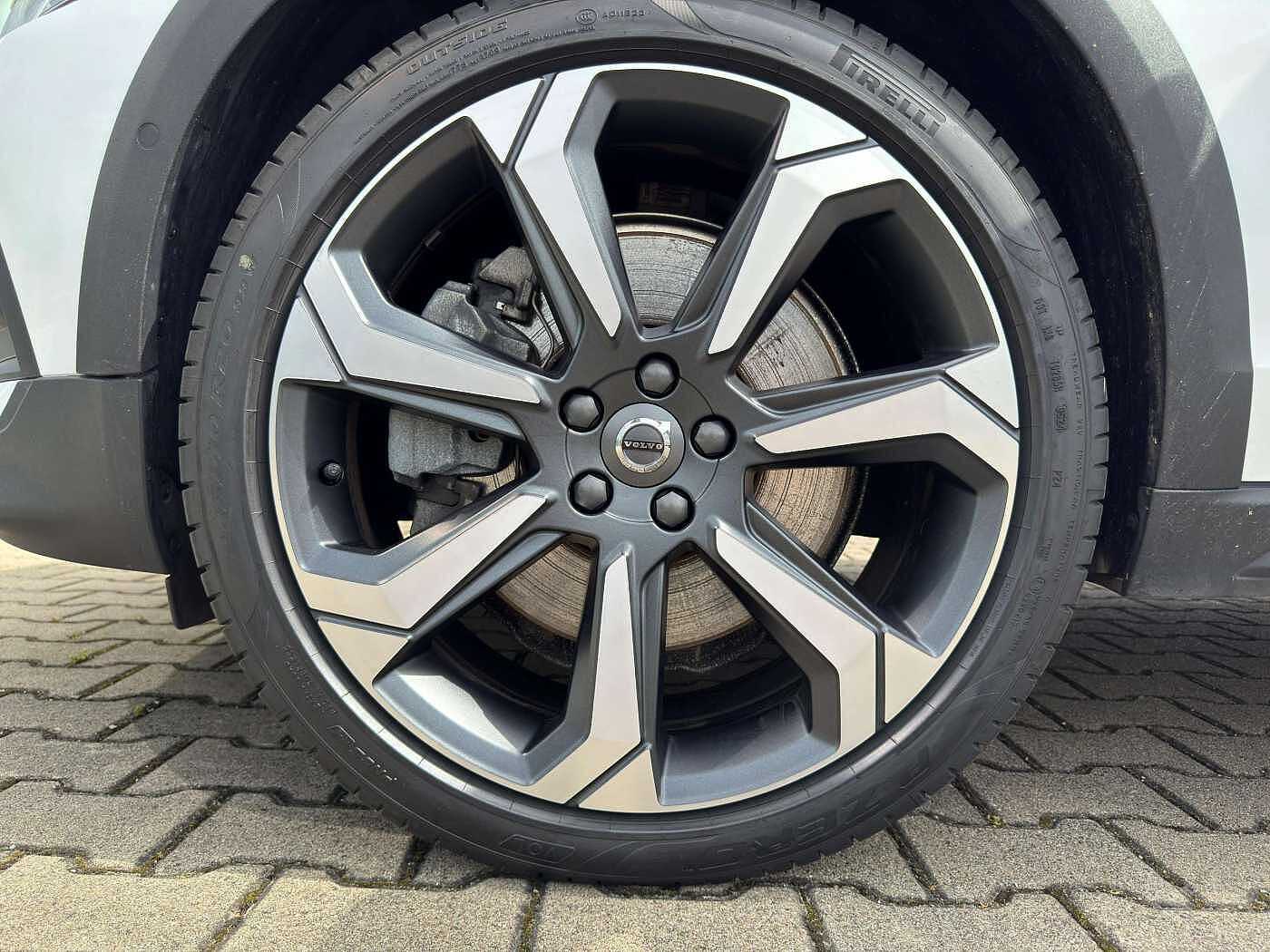Volvo  B5 Ultimate Bright AWD