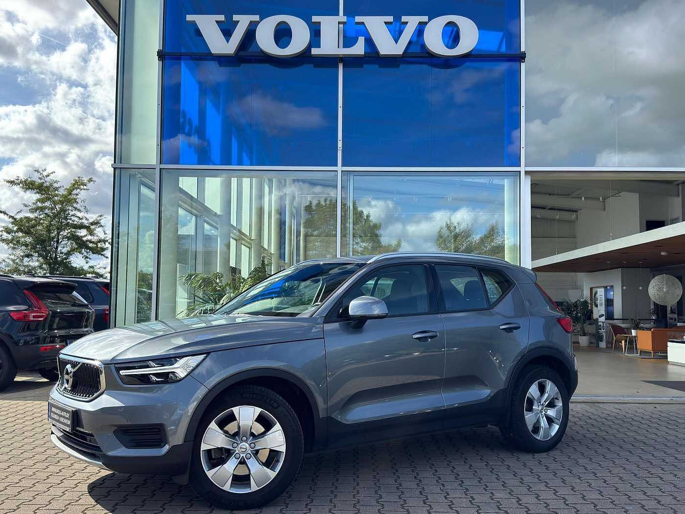 Volvo  D4 Momentum AWD