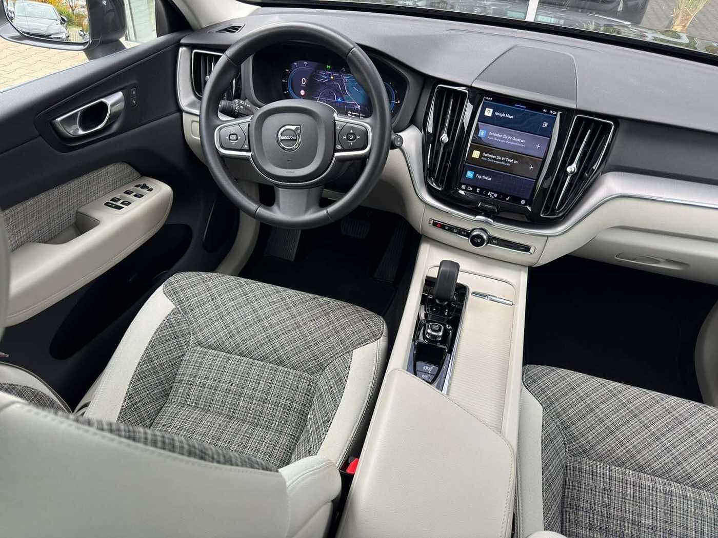 Volvo  T6 AWD Core