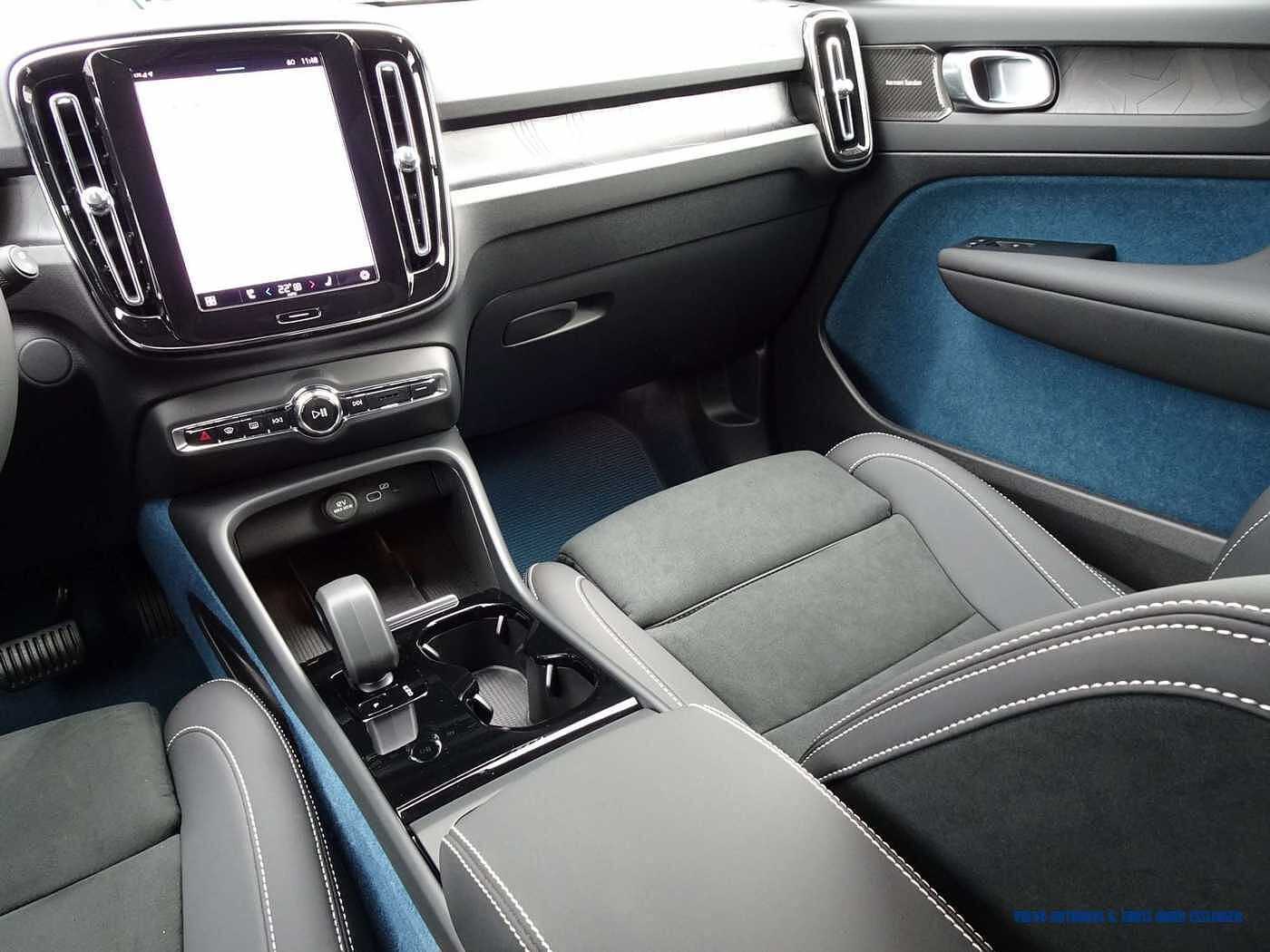 Volvo  AWD Twin Motor Pure Electric Ultimate