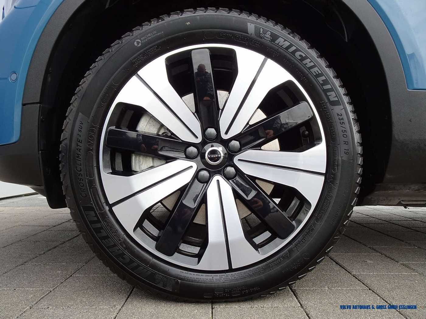 Volvo  AWD Twin Motor Pure Electric Ultimate