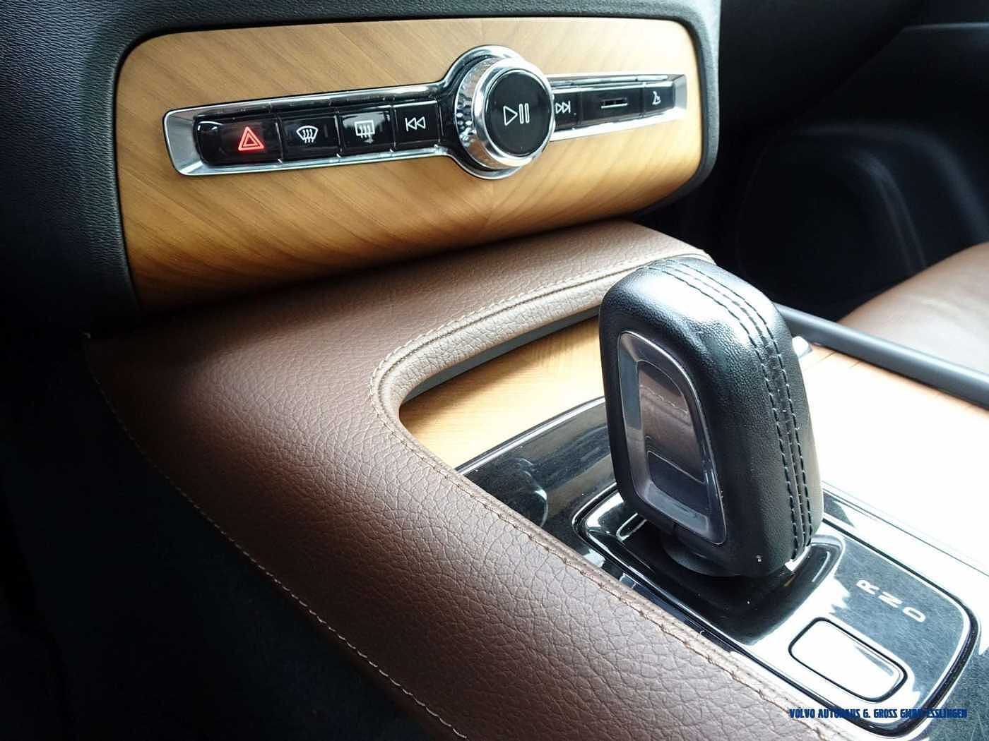 Volvo  B5 AWD Geartronic Momentum Pro