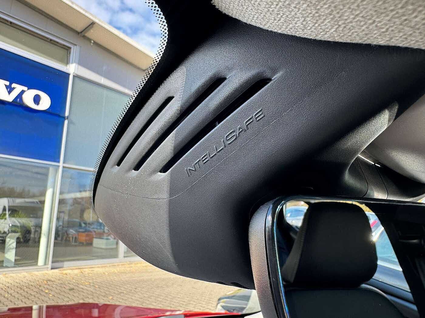 Volvo  T5 Plus Dark Plug-In Hybrid