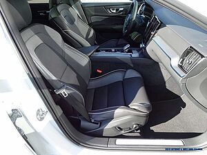 Volvo  B4 Geartronic Ultimate Dark