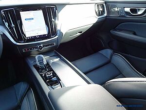 Volvo  B4 Geartronic Ultimate Dark