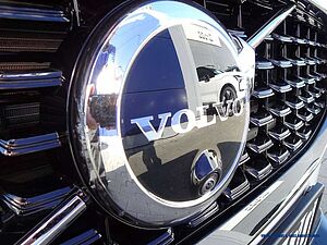 Volvo  B4 Geartronic Ultimate Dark