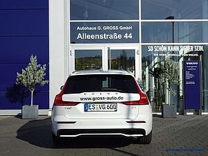 Volvo  B4 Geartronic Ultimate Dark