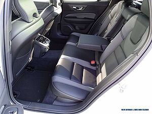 Volvo  B4 Geartronic Ultimate Dark